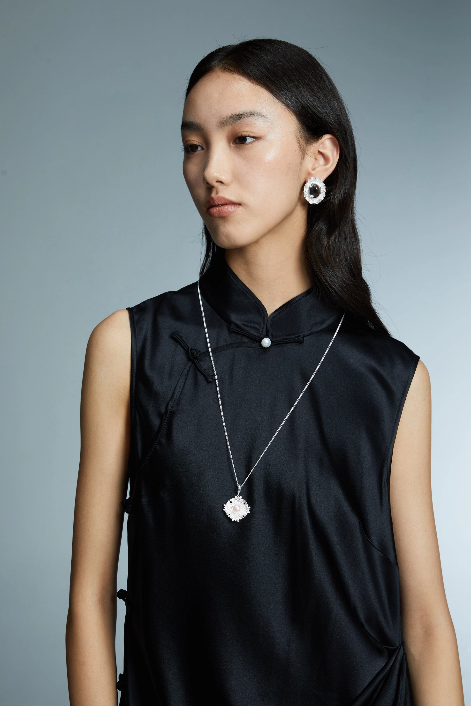 Rosette Frame Stud Earrings