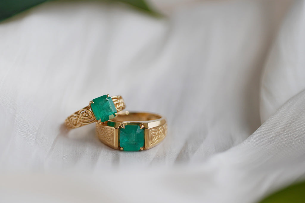 18K Gold Emerald Bonds Ring for Him