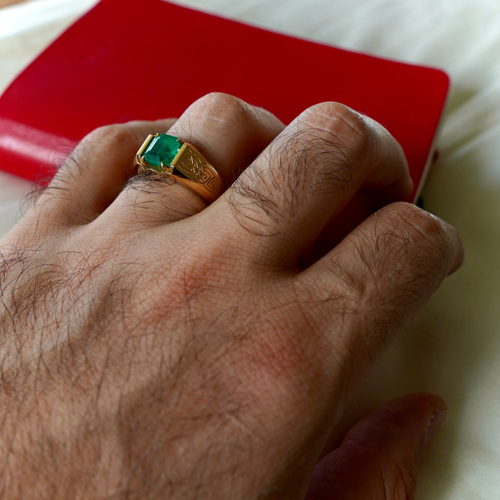 18K Gold Emerald Bonds Ring for Him