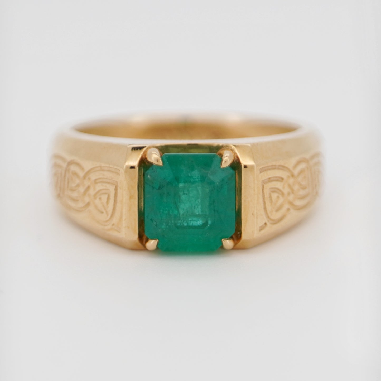 Emerald Bonds Ring