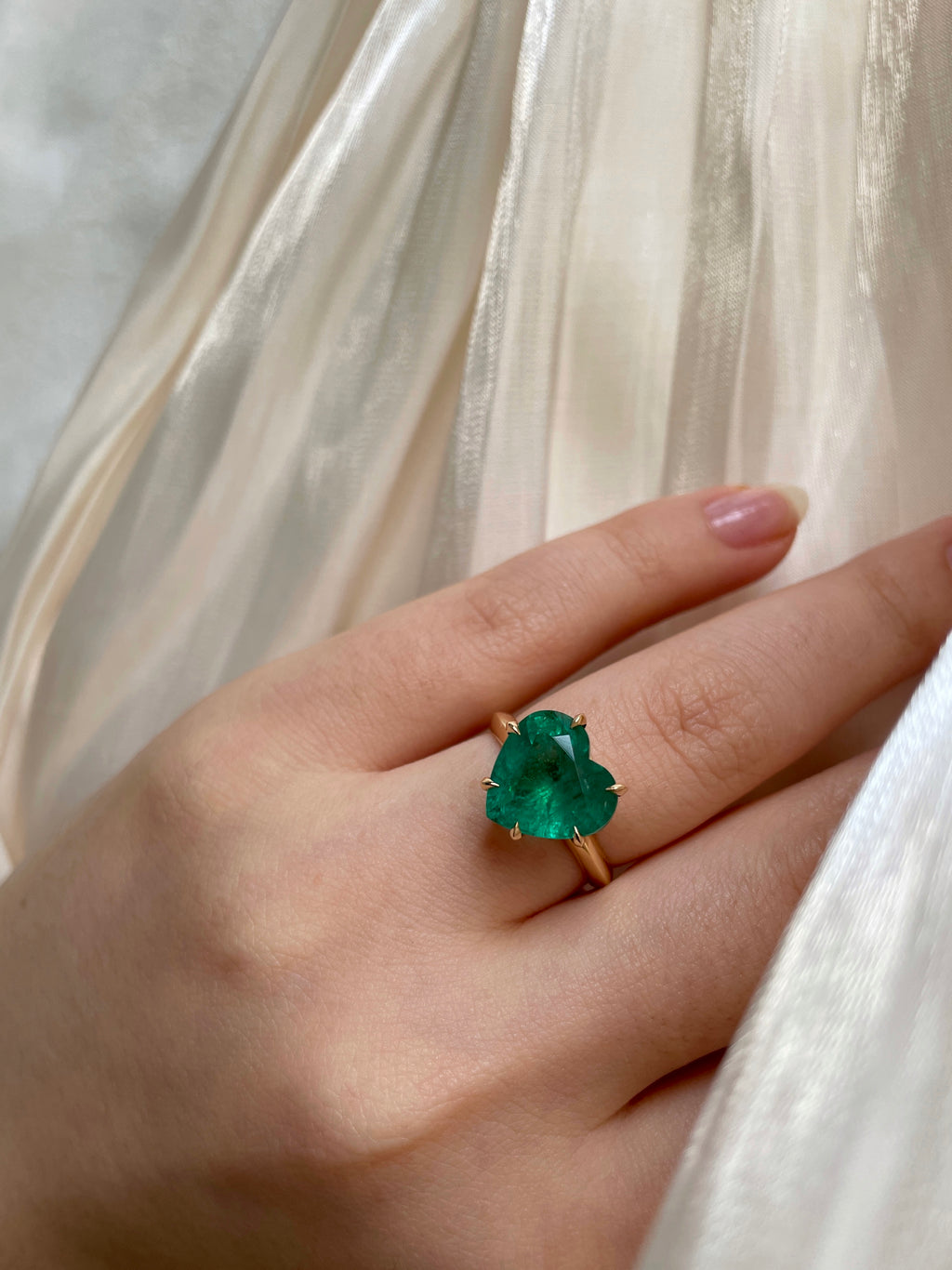 18K Gold Emerald Heart Eternal Love Ring