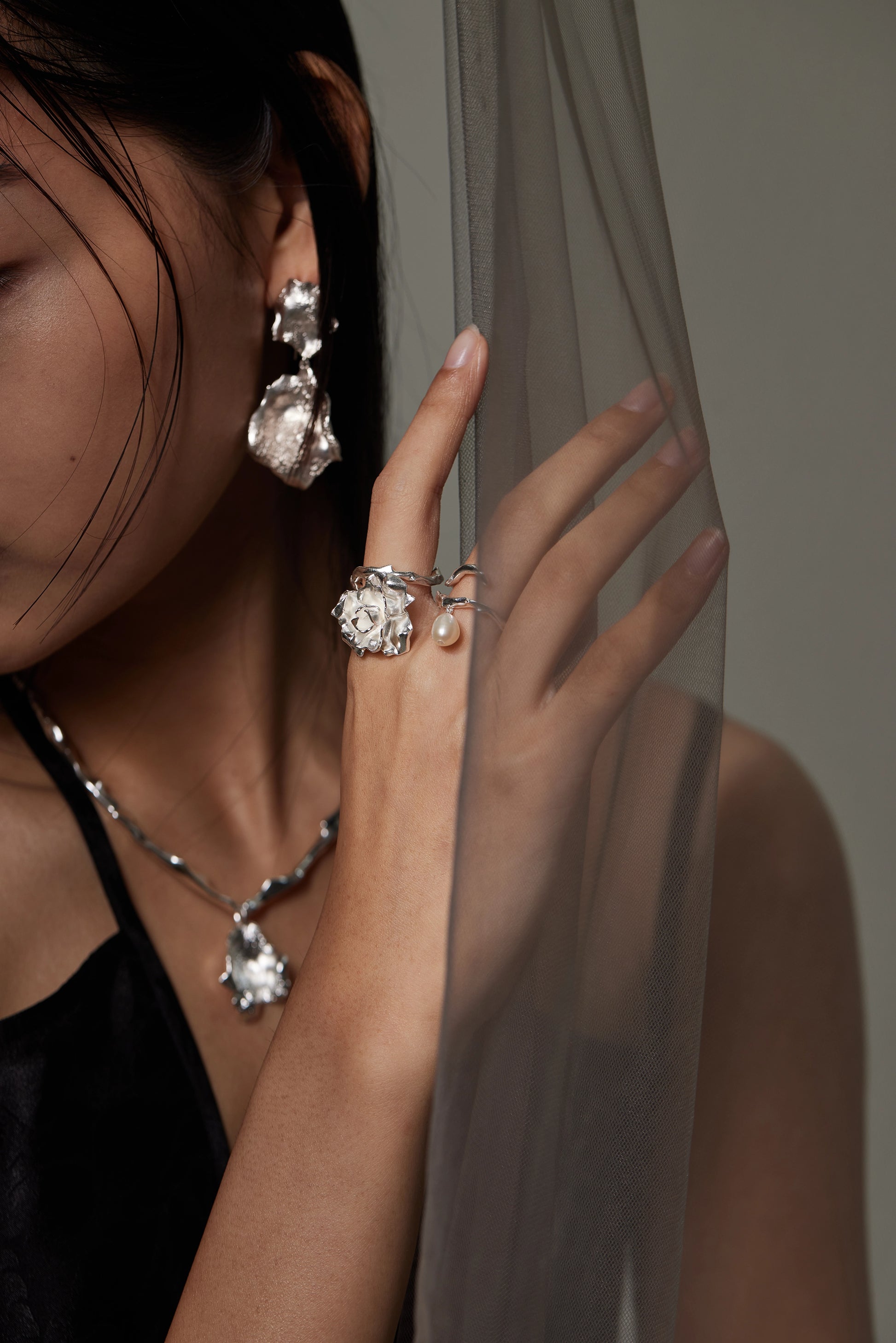 Rose & Baroque Pearl Ring Set