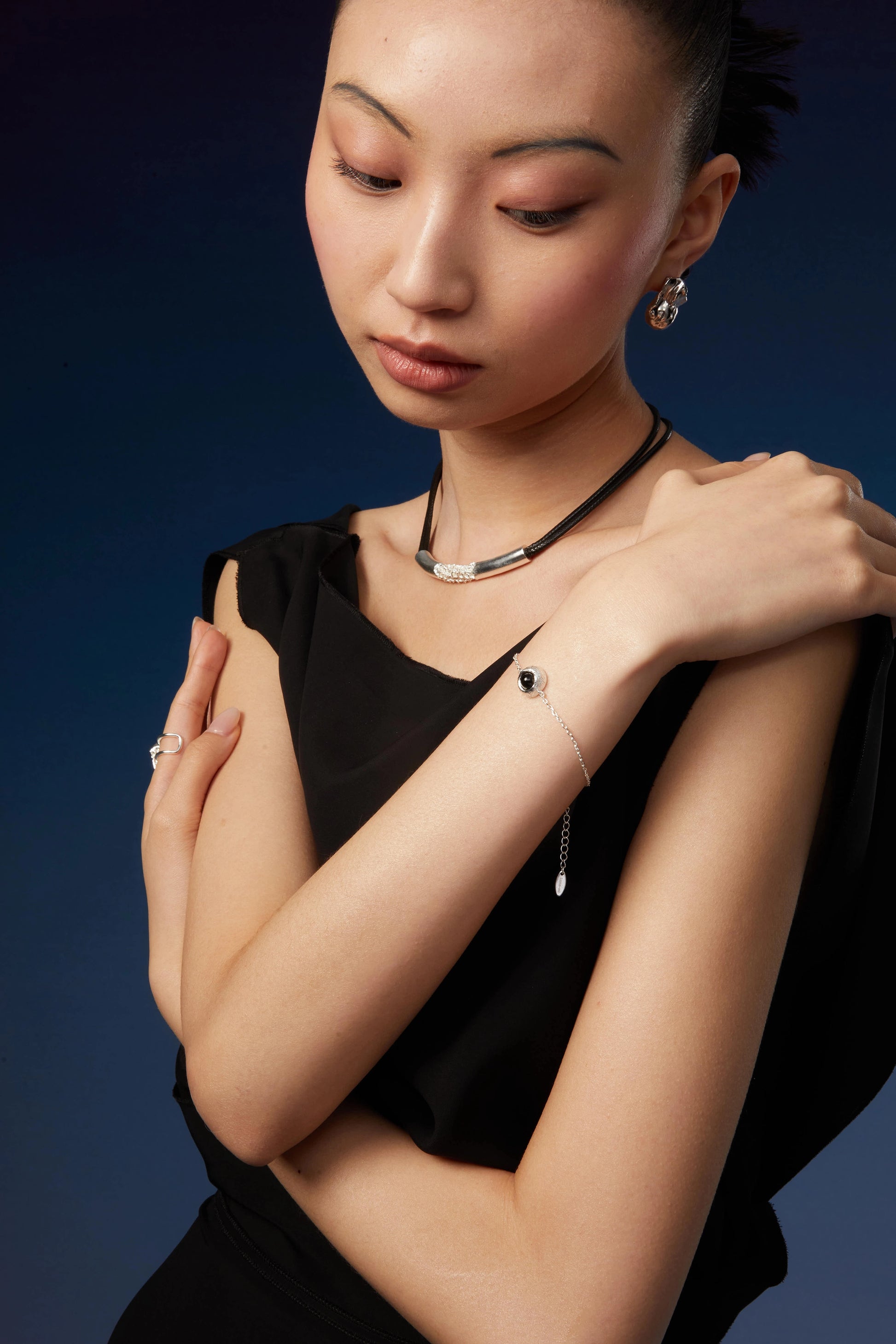 Metal Weave Tube Leather Choker