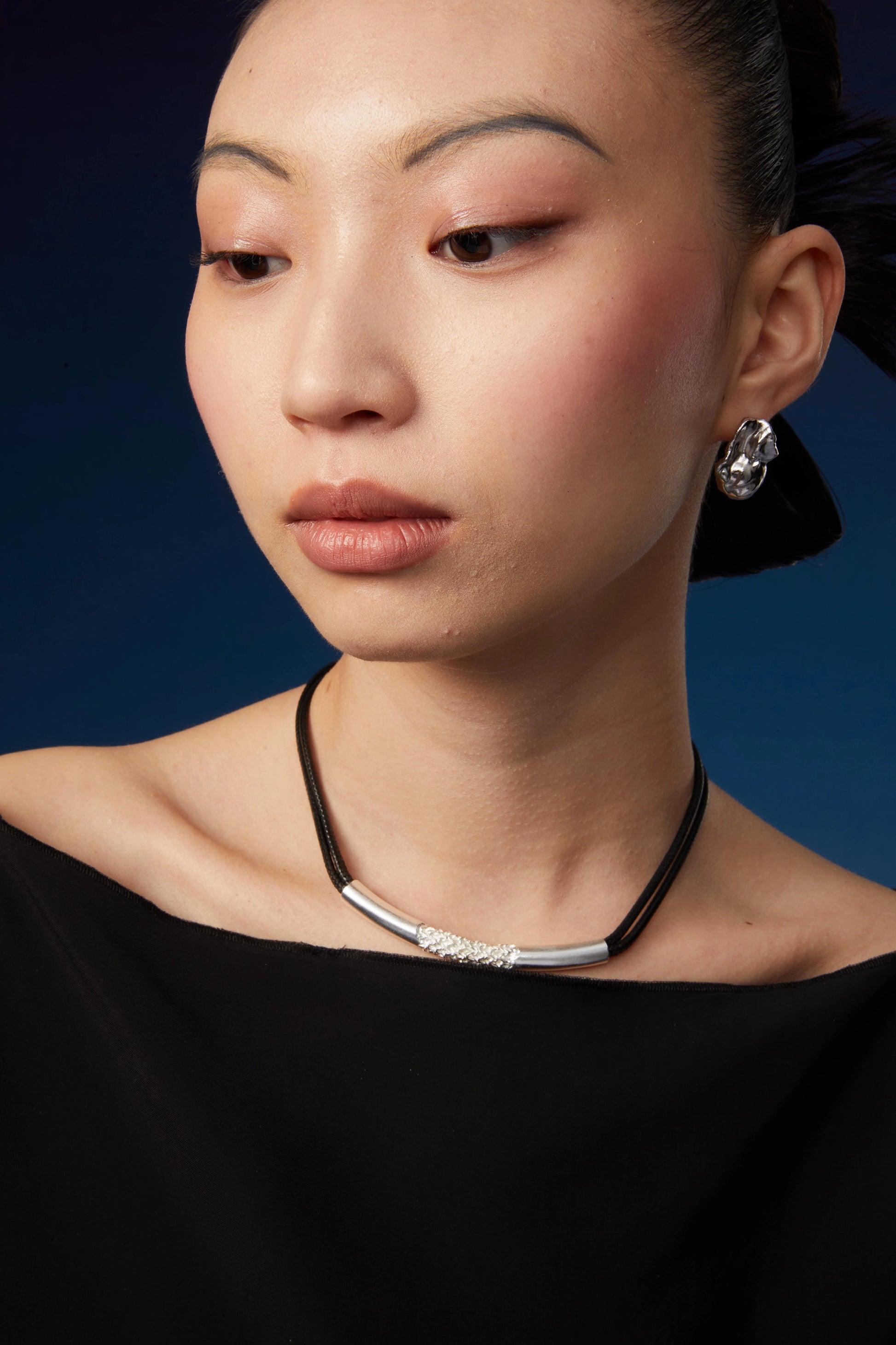 Metal Weave Tube Leather Choker