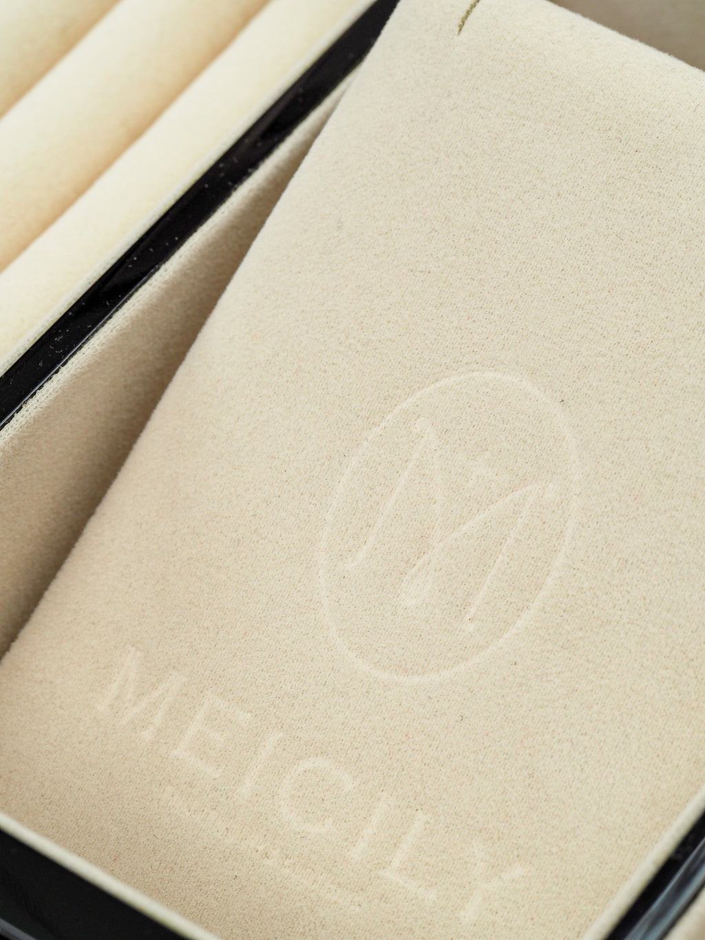 The Woman in Gold · Piano Lacquer Double Layer Jewelry Box