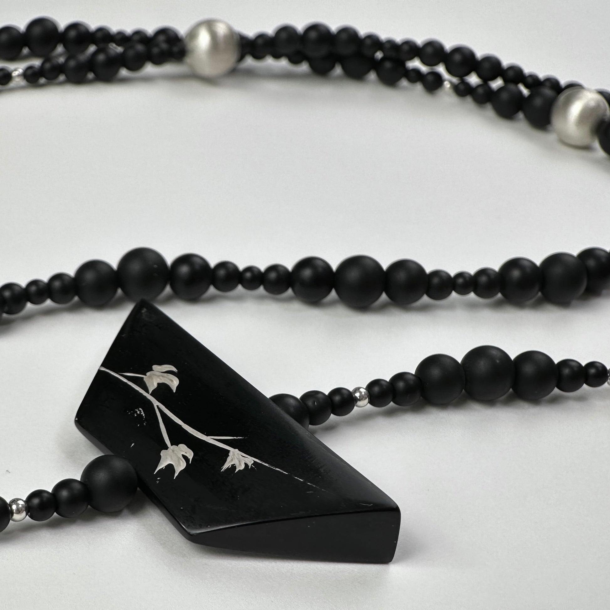 Snow Sparrow Lacquer Quasi-Maki-e Long Lariat Necklace