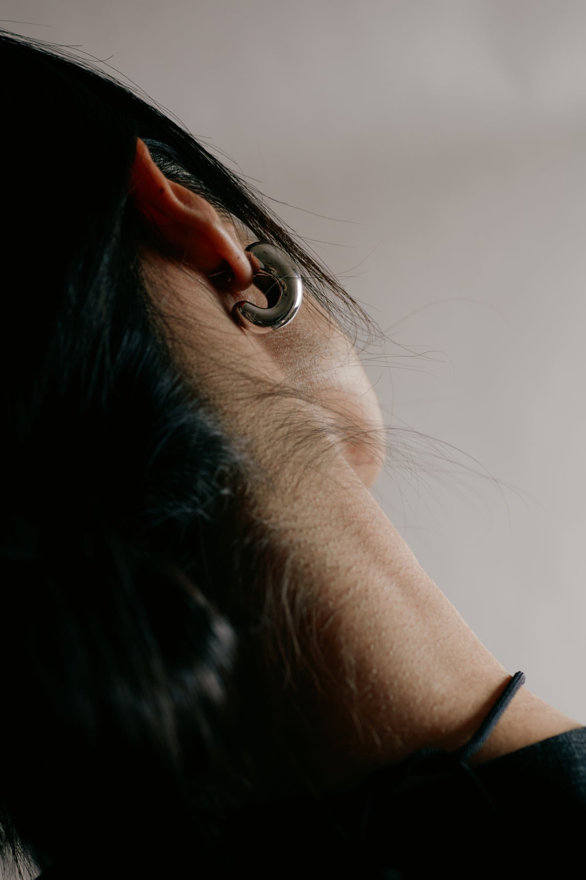 MIIISELF Cashew Curve Silver Earrings from the Nature Force · Cashew series with organic minimalist design.