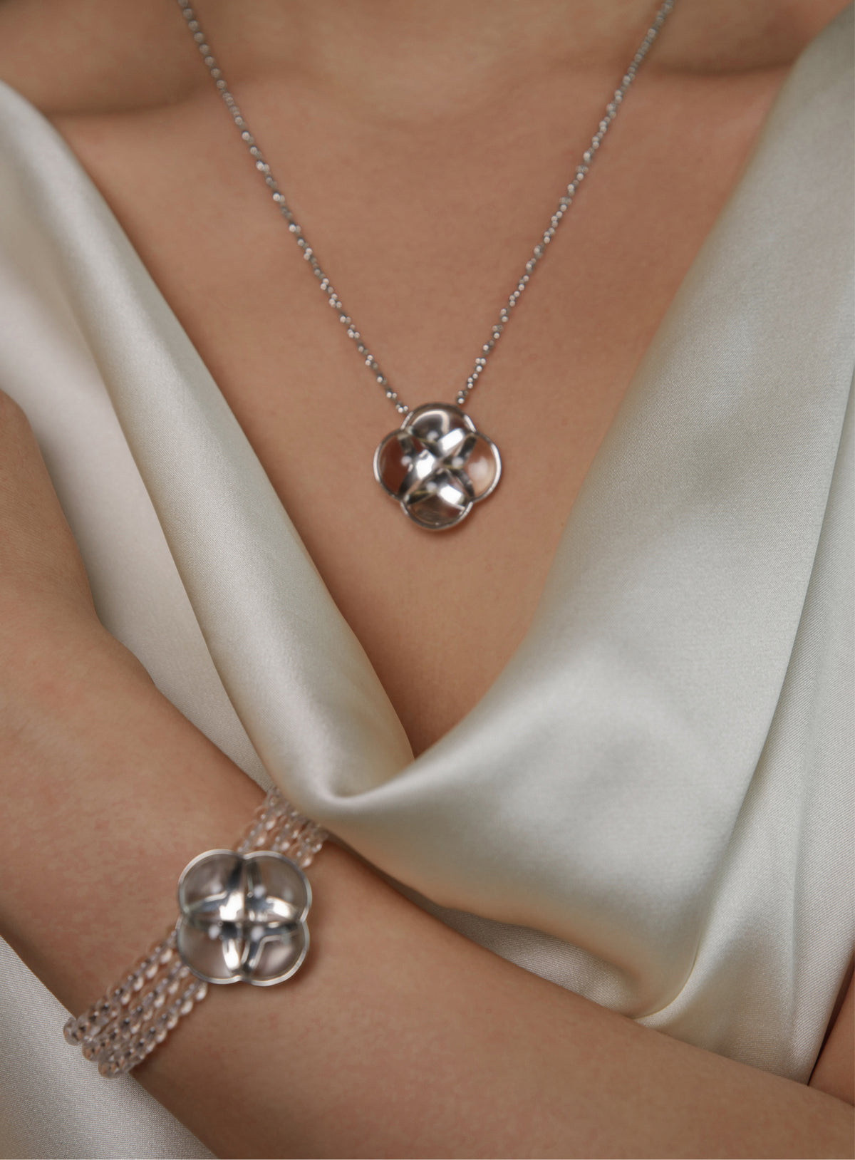 Eternal Knot Crystal Modular by Aesth & Util, shared product detail