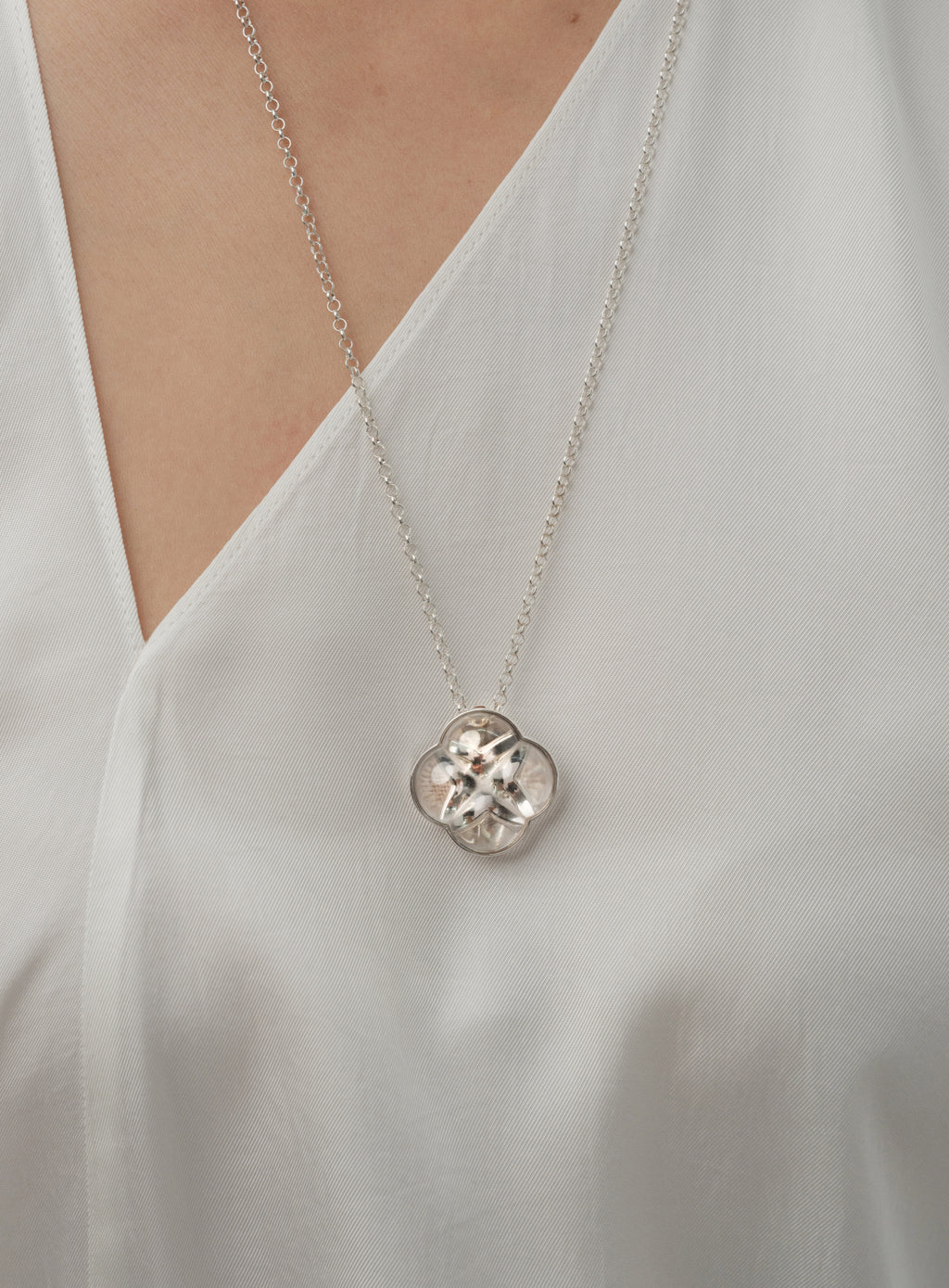 Eternal Knot Crystal Modular by Aesth & Util, shared product detail