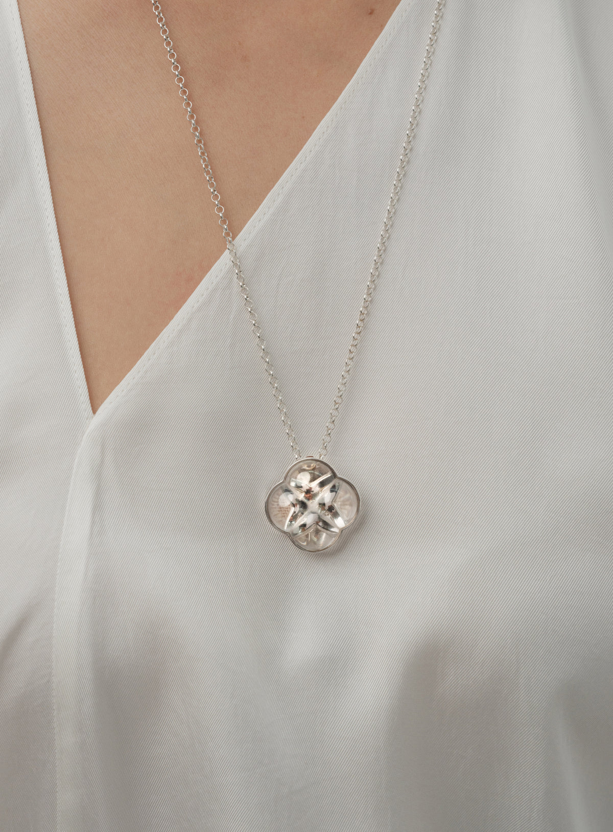 Eternal Knot Crystal Modular by Aesth & Util, shared product detail