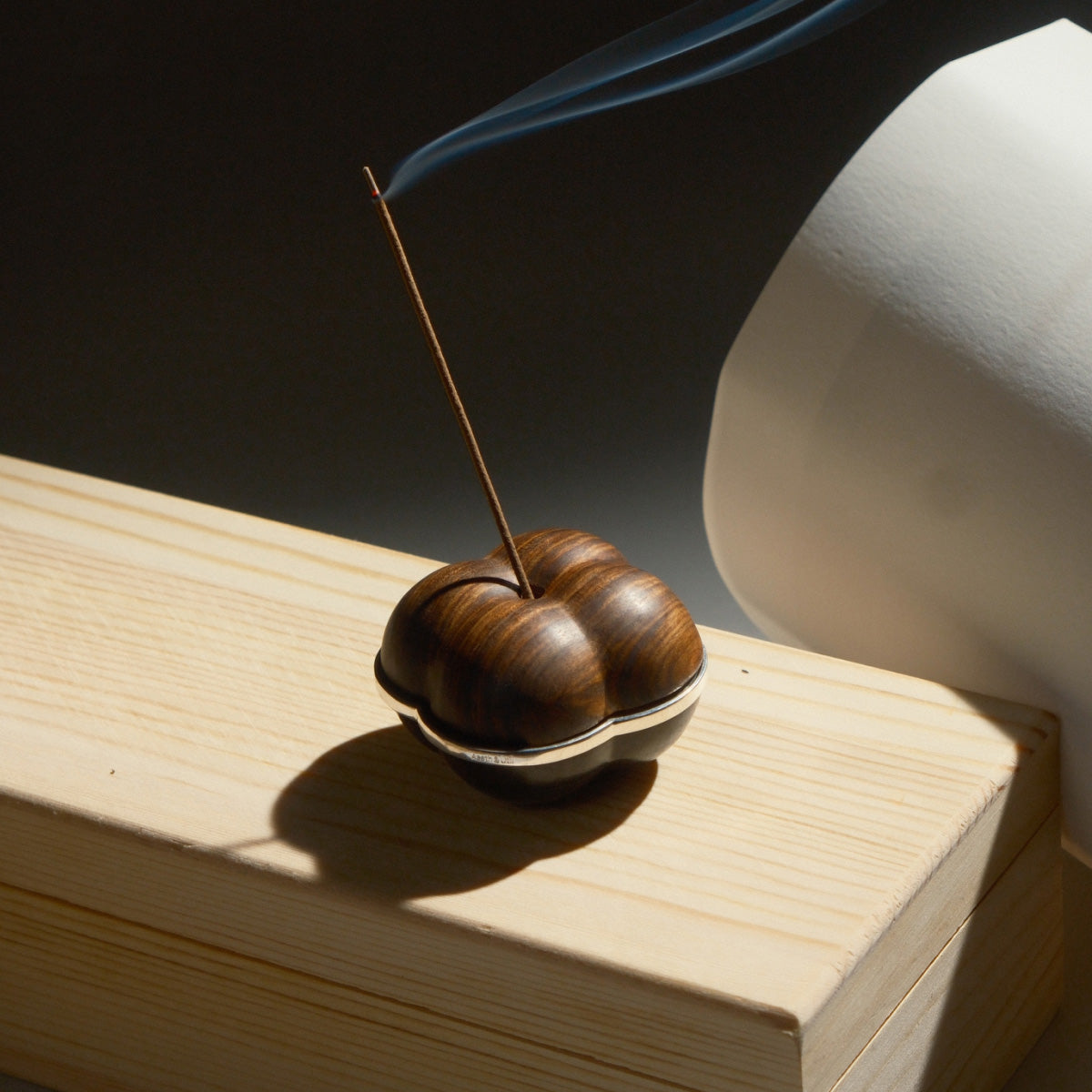 Eternal Knot · Modular Incense Holder by Aesth & Util, product view 1
