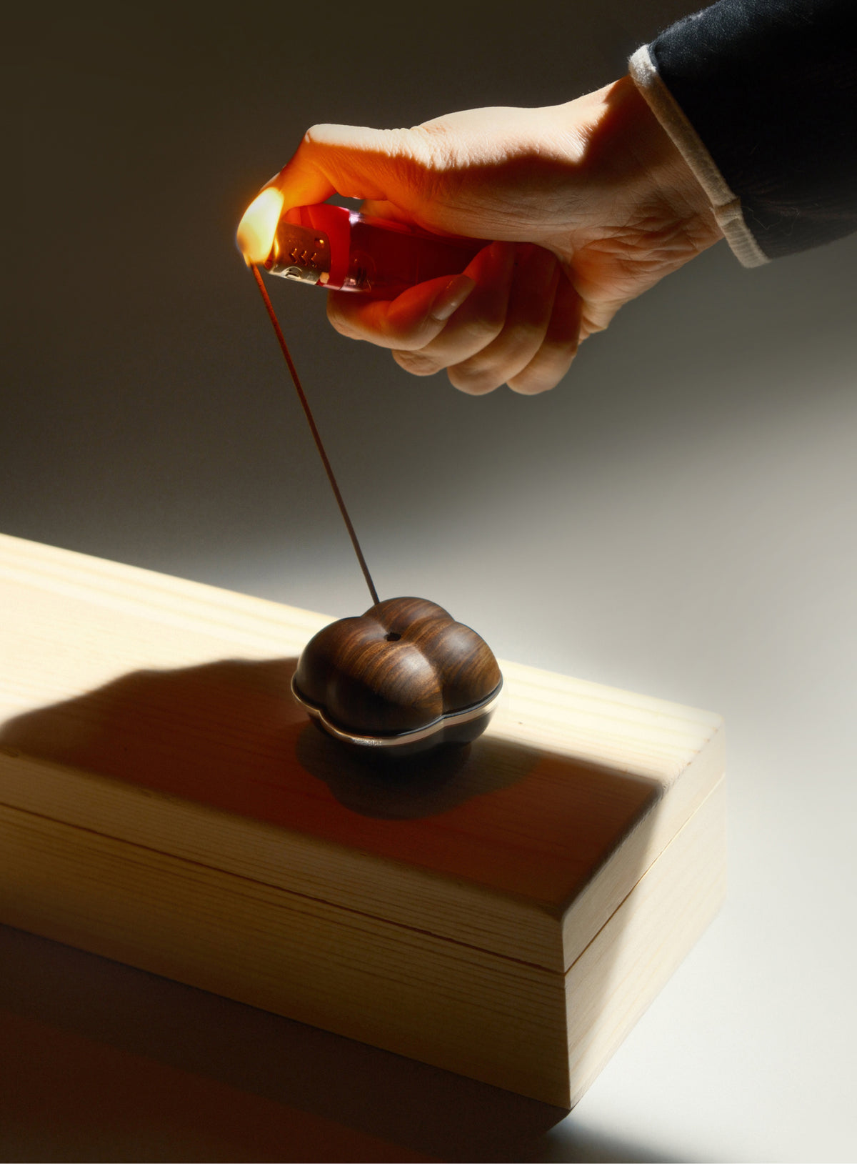 Eternal Knot · Modular Incense Holder by Aesth & Util, product view 3