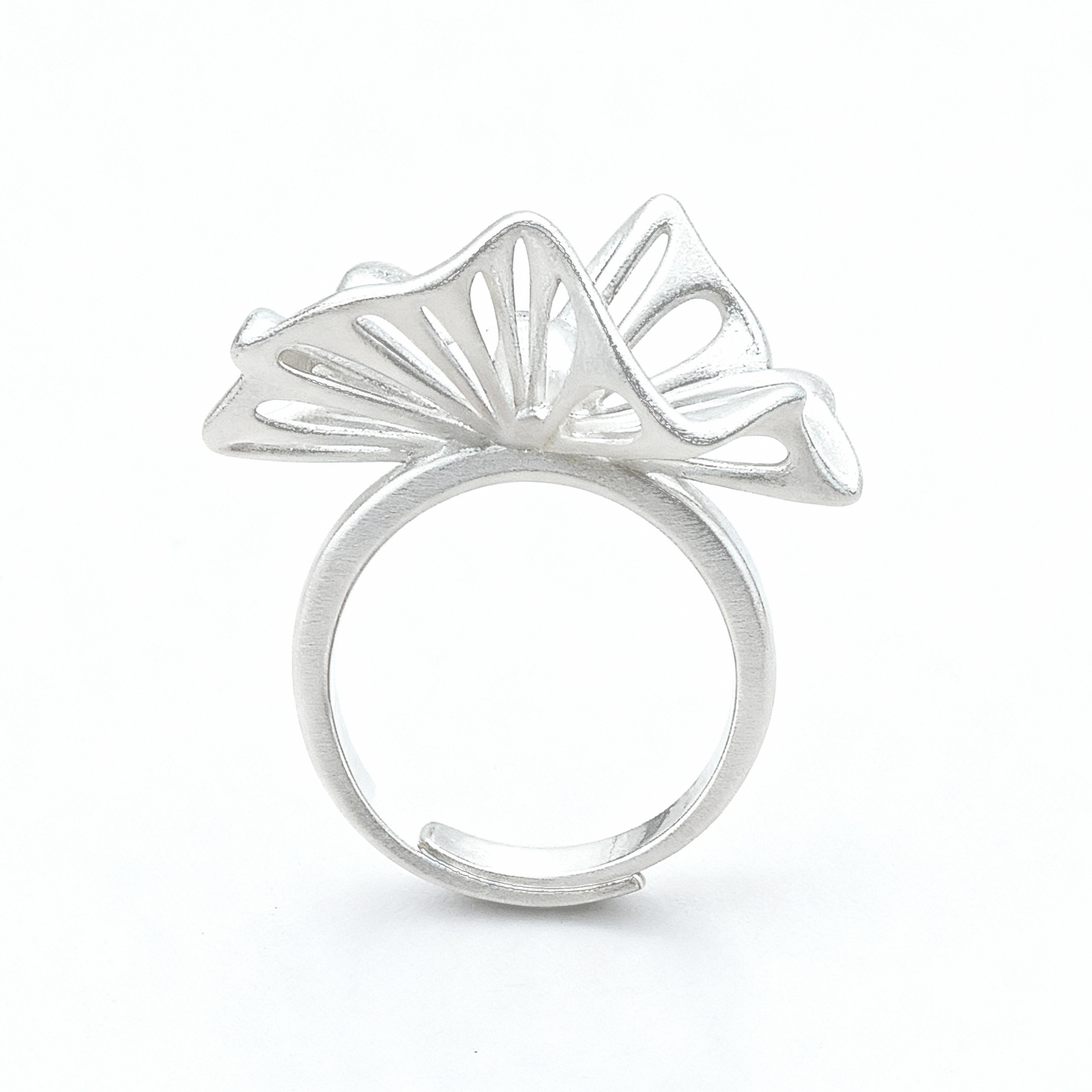 Leaf Vein Pearl Ring by INVERMAGE, product view 1