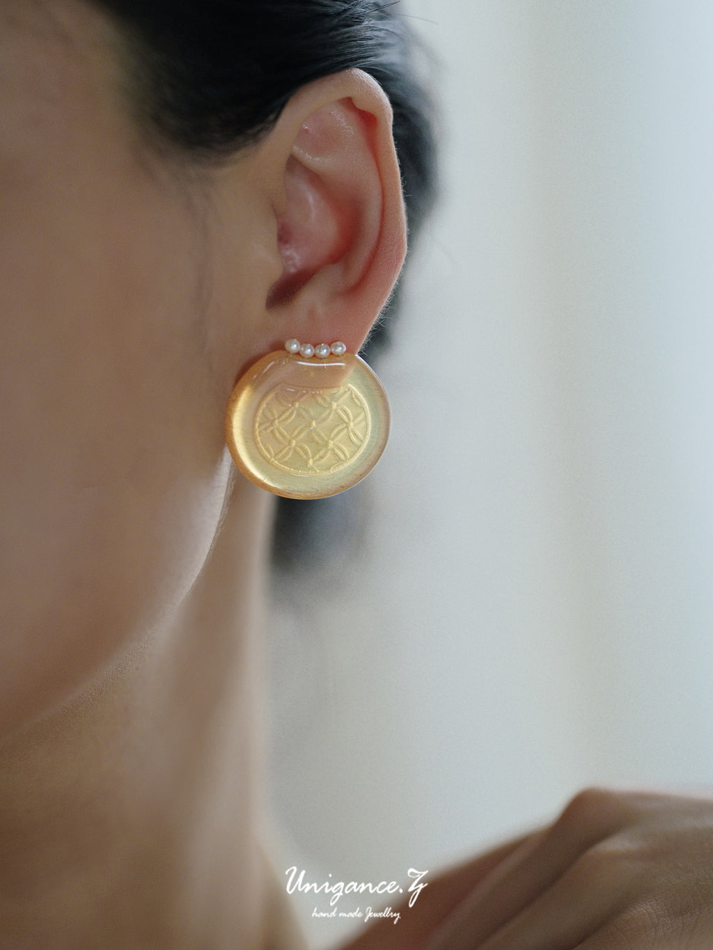 Lotus Coin Pouch Pearl Earrings by UNIGANCE.Z, product view 2