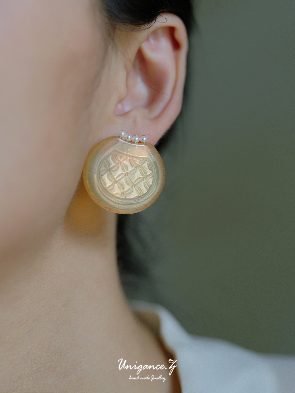 Lotus Coin Pouch Pearl Earrings by UNIGANCE.Z, product view 6