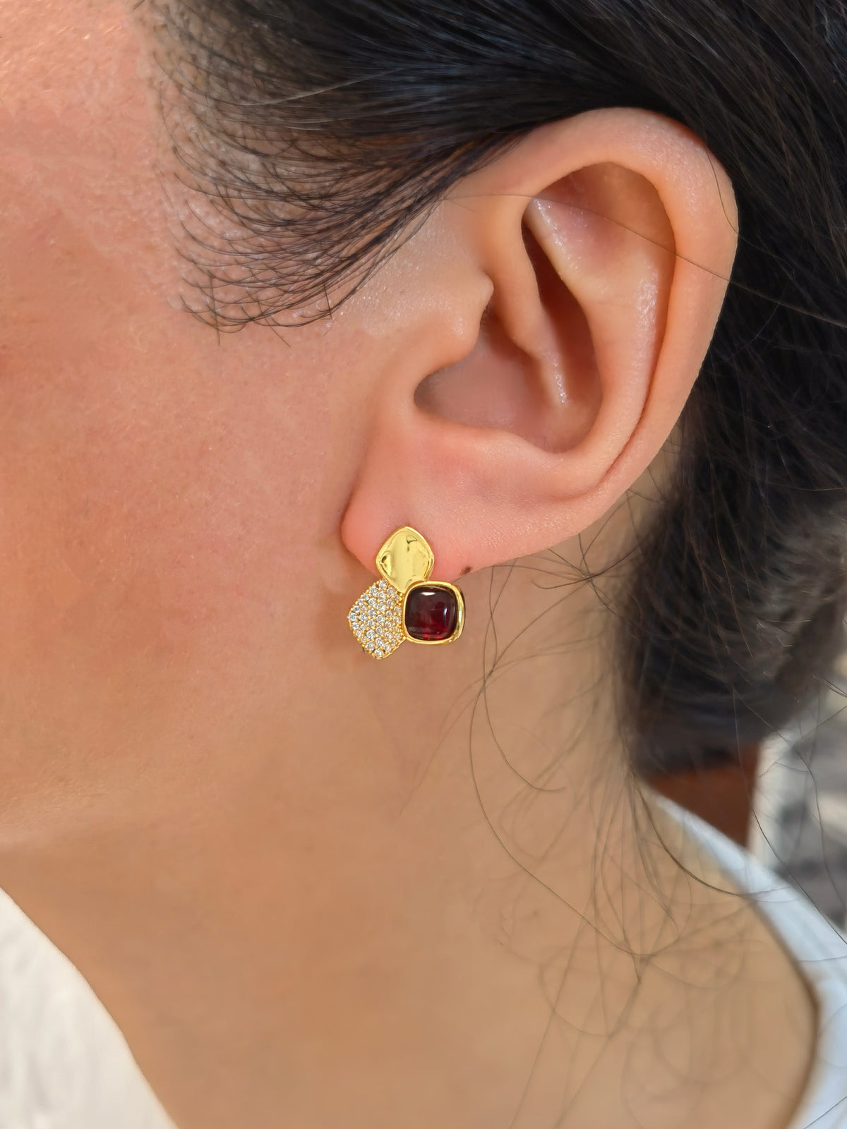 Natural Blood Amber Clover Earrings — Meicily delicate blood amber stud earrings symbolizing luck, harmony, and subtle