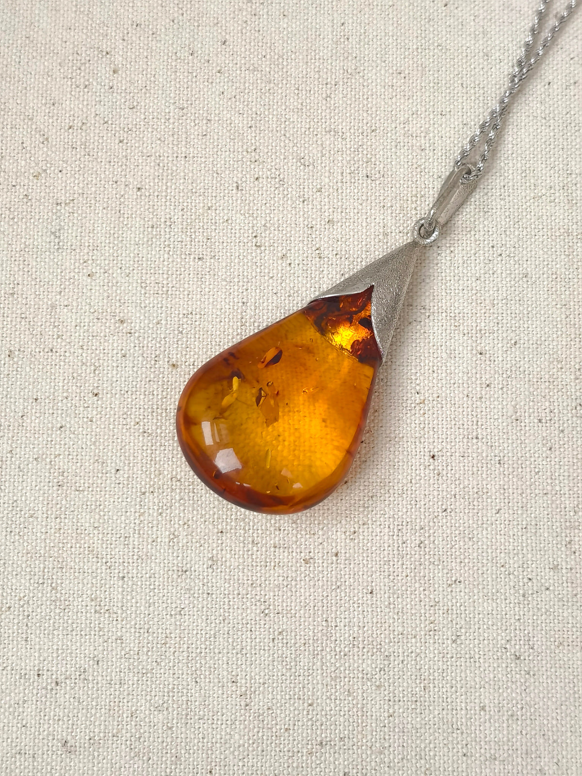 Natural Floral Amber & Matte Silver Necklace — Meicily elegant floral amber pendant necklace balancing warm amber tones with