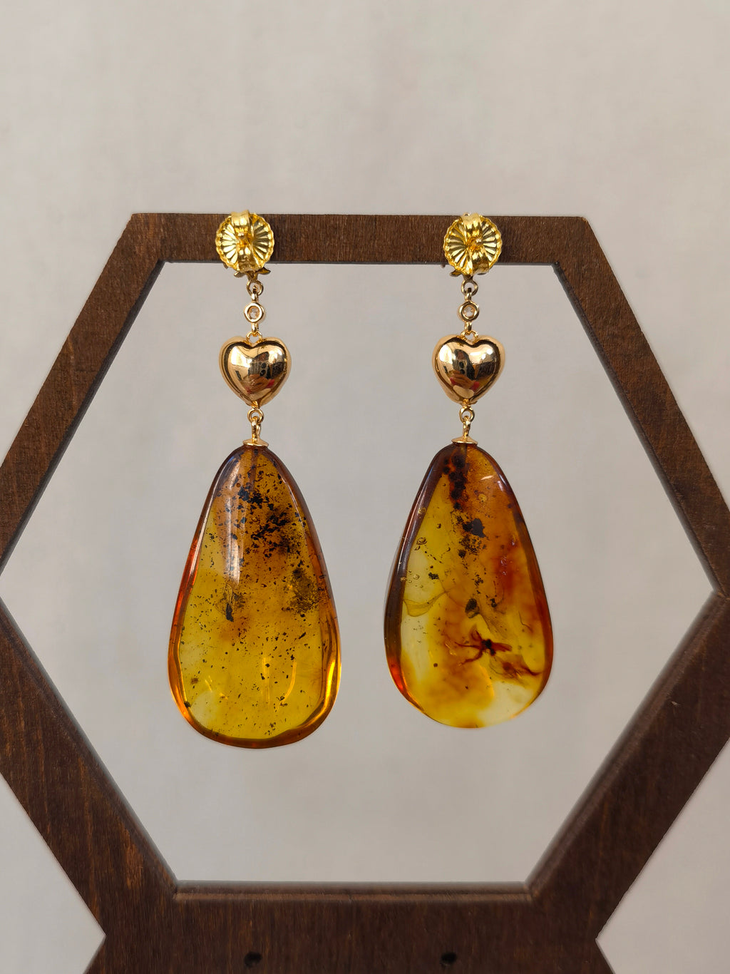 Natural Insect Amber Vintage Heart Earrings — Meicily rock-chic amber heart earrings balancing softness and edge in a