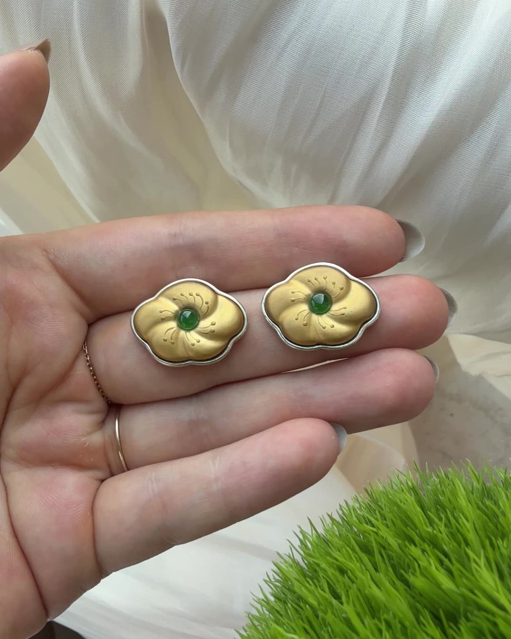 Golden Peach Blossom Lacquer Quasi-Maki-e Earrings