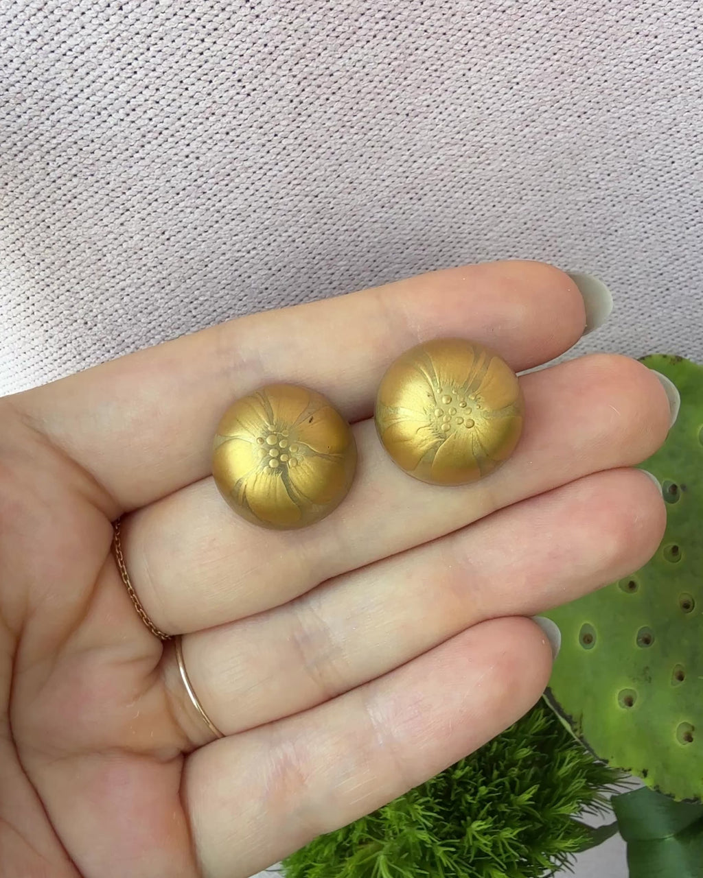 Hibiscus Quasi-Maki-e Earrings