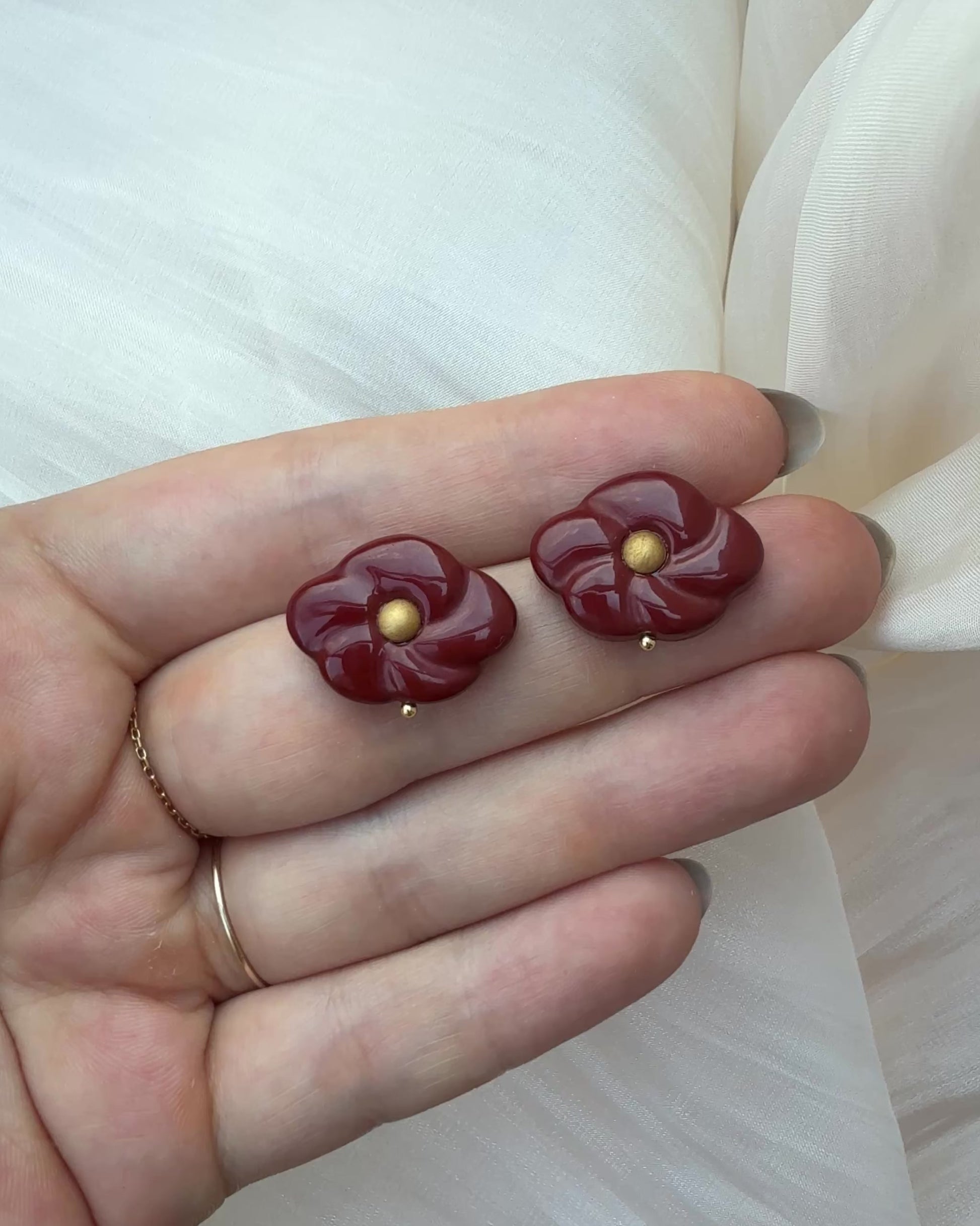 Red Peach Blossom Lacquer Quasi-Maki-e Earrings