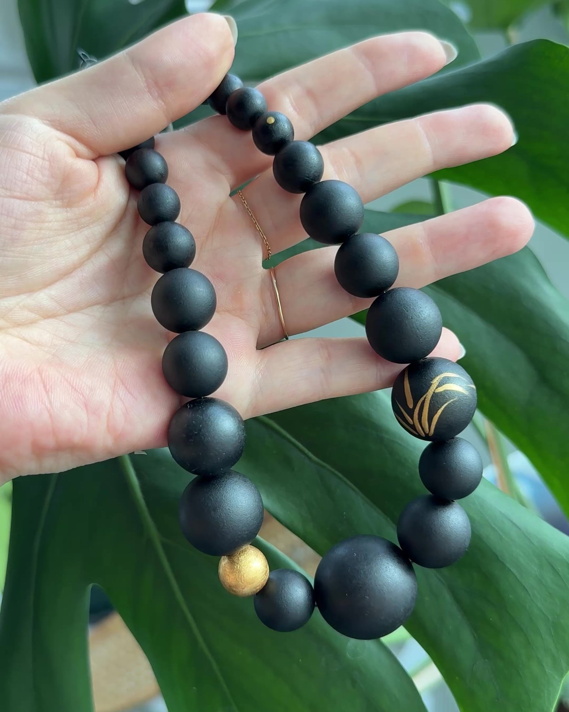 Acorus Grass Lacquer Quasi-Maki-e Necklace