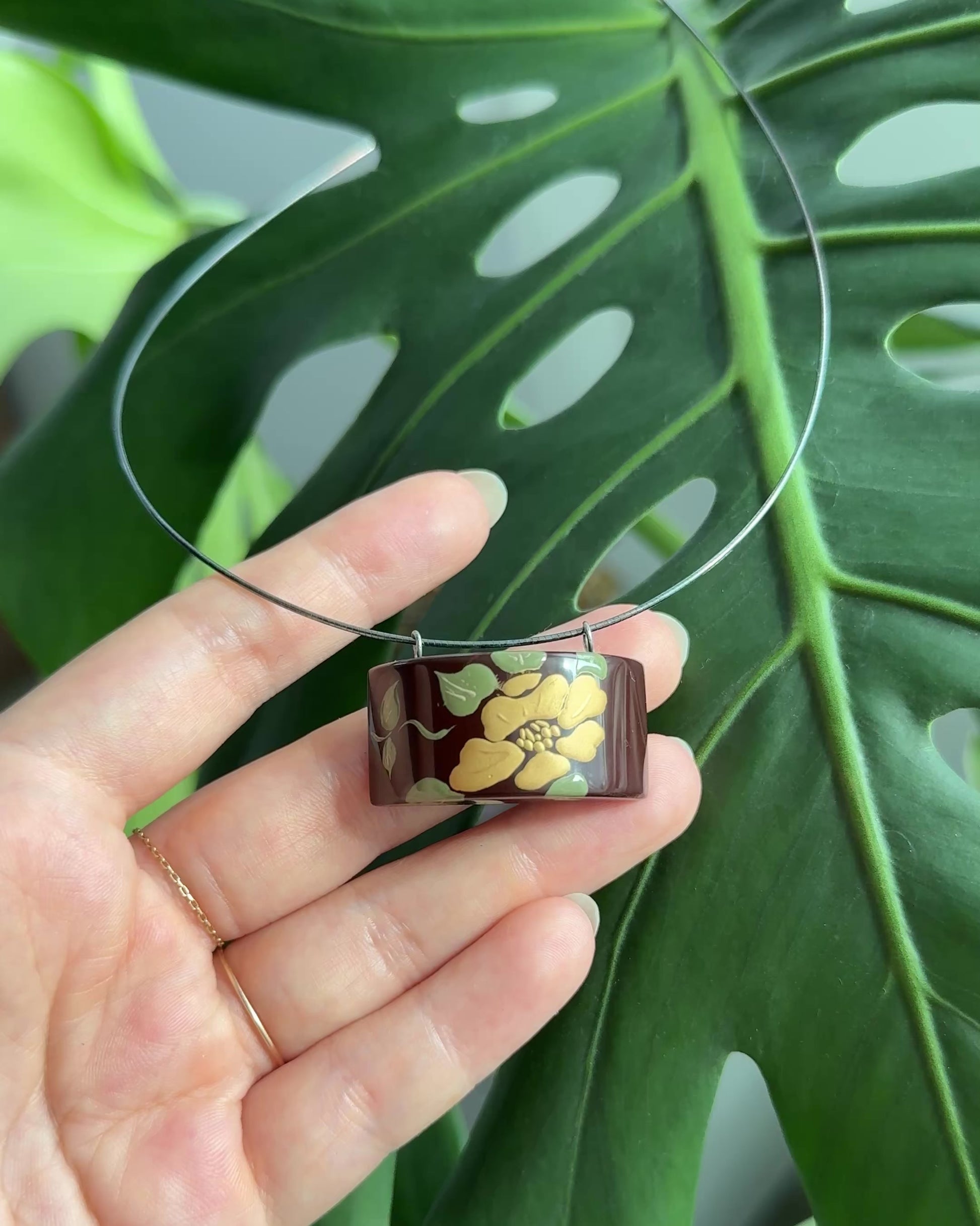 Camellia Lacquer Quasi-Maki-e Necklace