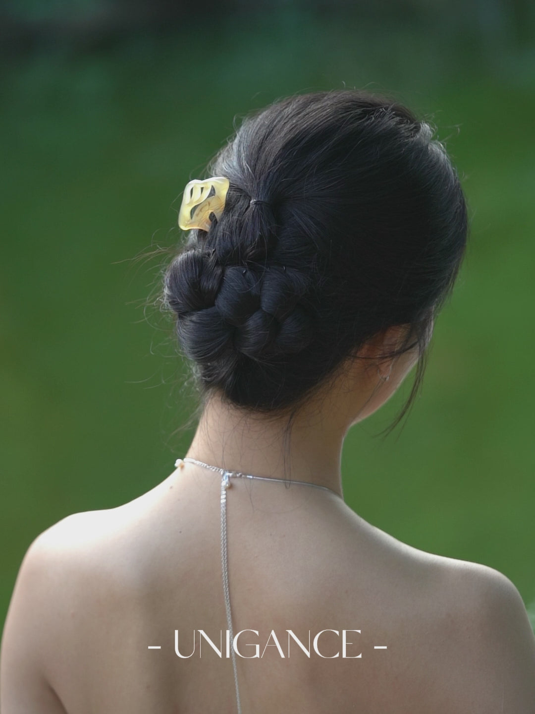 Handcrafted welcoming pine hairpin featuring a sculptural pine branch motif, inspired by Chinese symbolism of longevity and strength, carved using traditional techniques and reimagined as an elegant contemporary hair ornament.