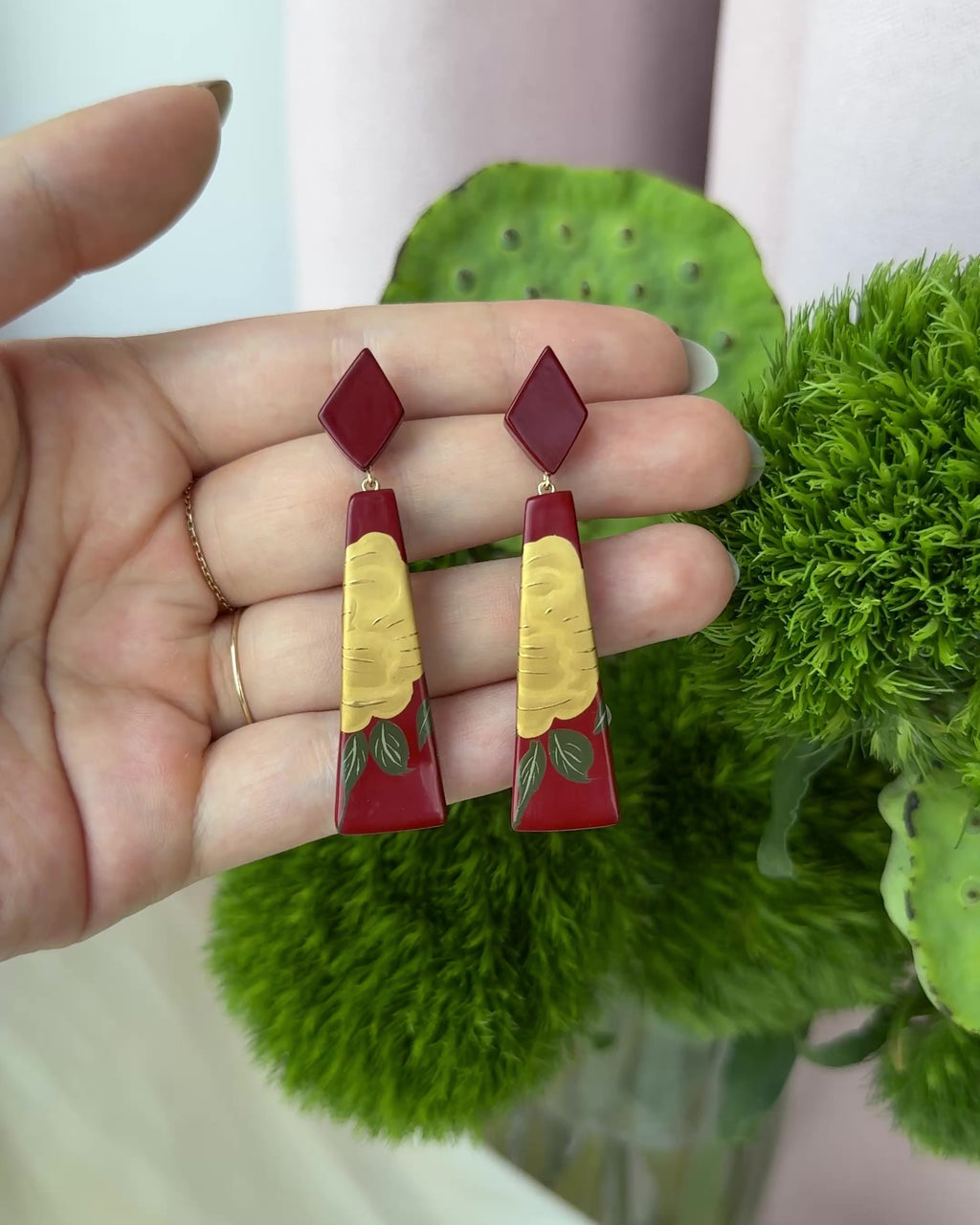 Red Peony Lacquer Quasi-Maki-e Earrings