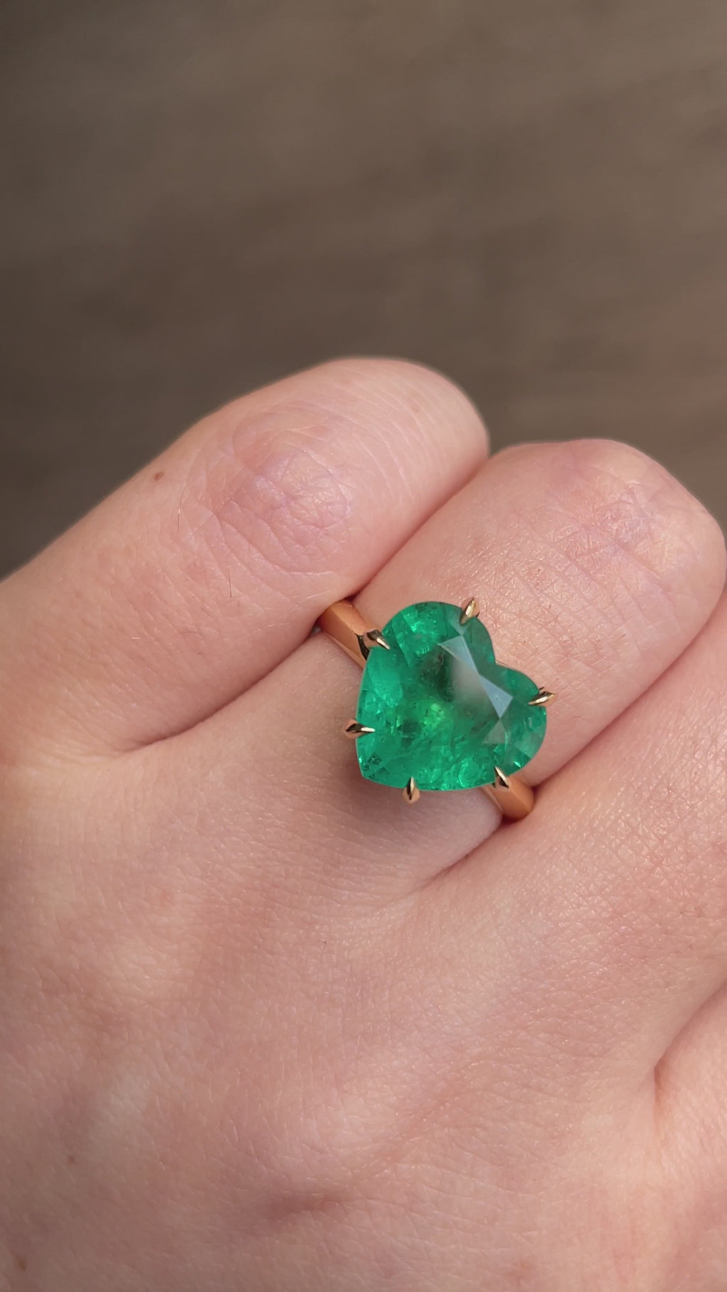 18K Gold Emerald Heart Eternal Love Ring