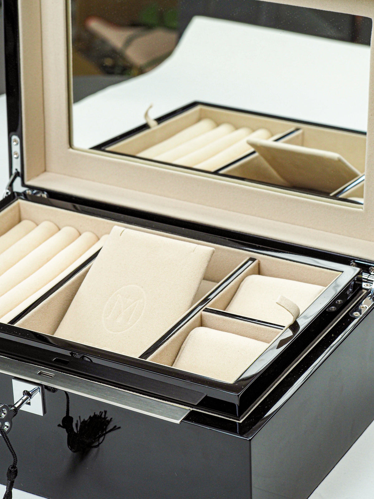 The Woman in Gold · Piano Lacquer Double Layer Jewelry Box — Meicily handmade Hong Kong jewelry box featuring two storage