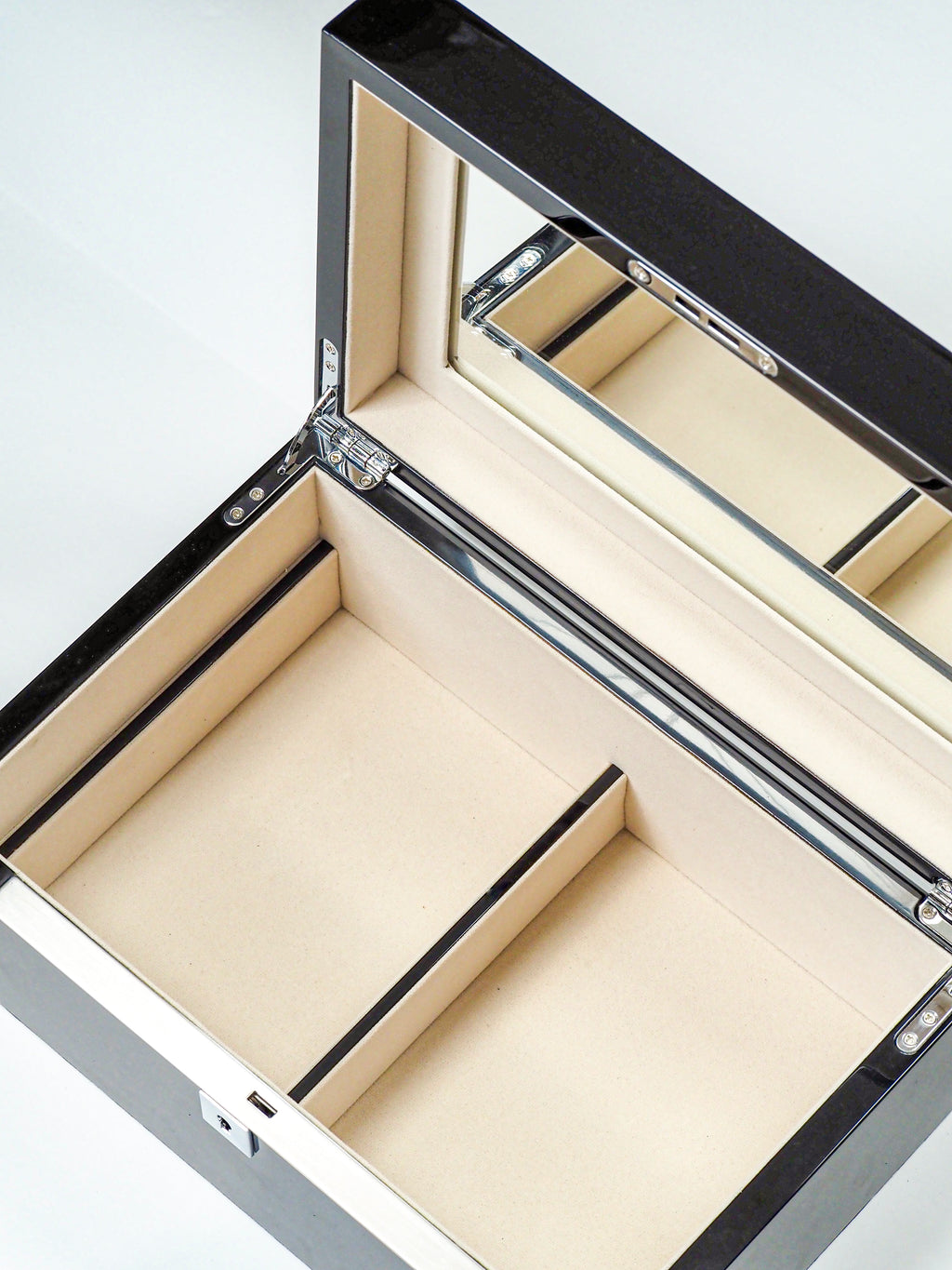 The Woman in Gold · Piano Lacquer Double Layer Jewelry Box — Open jewelry box with beige interior on a white background
